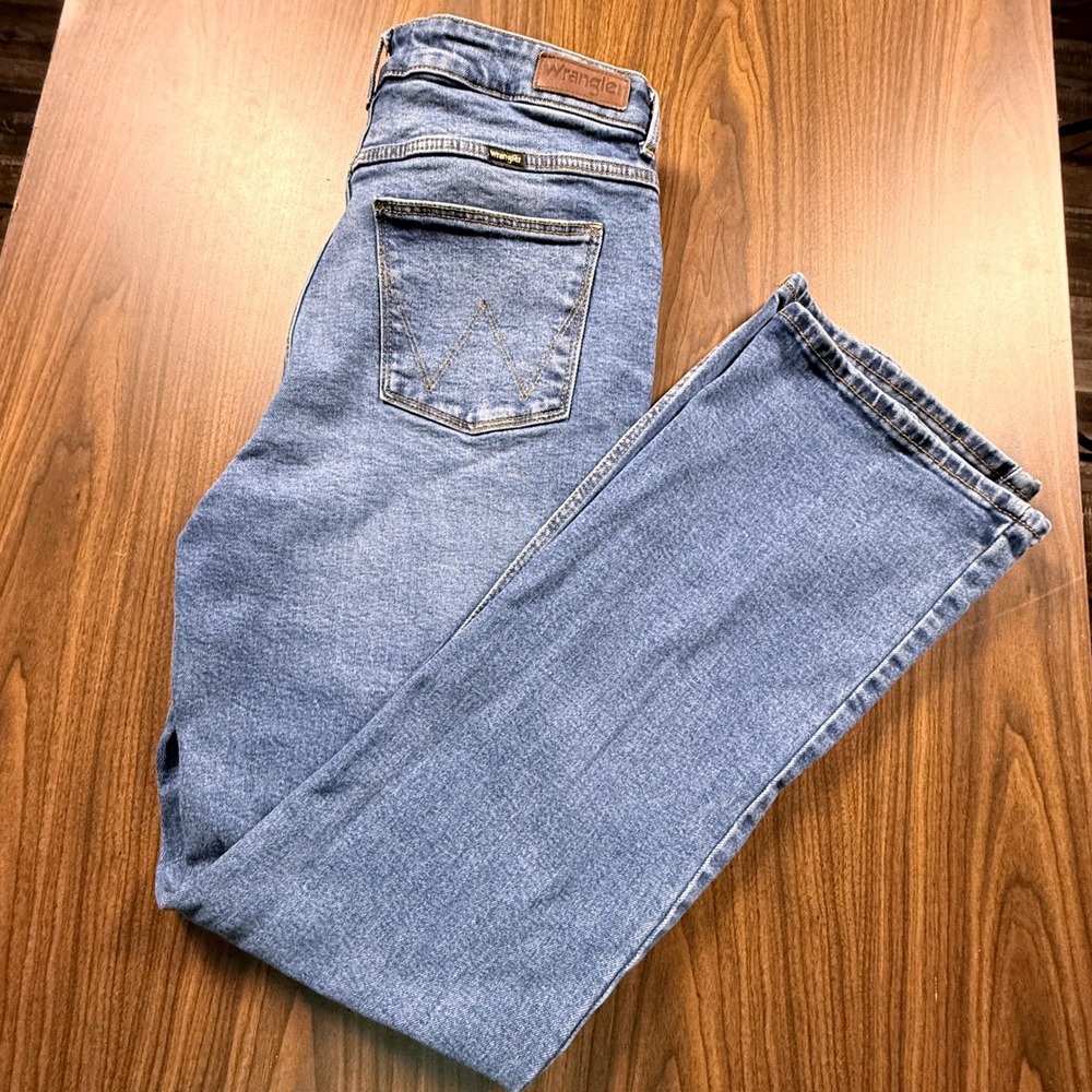 Wrangler High Rise Bold Bootcut Jeans Size 12x32 Medium Wash Blue Denim - Picture 4 of 7